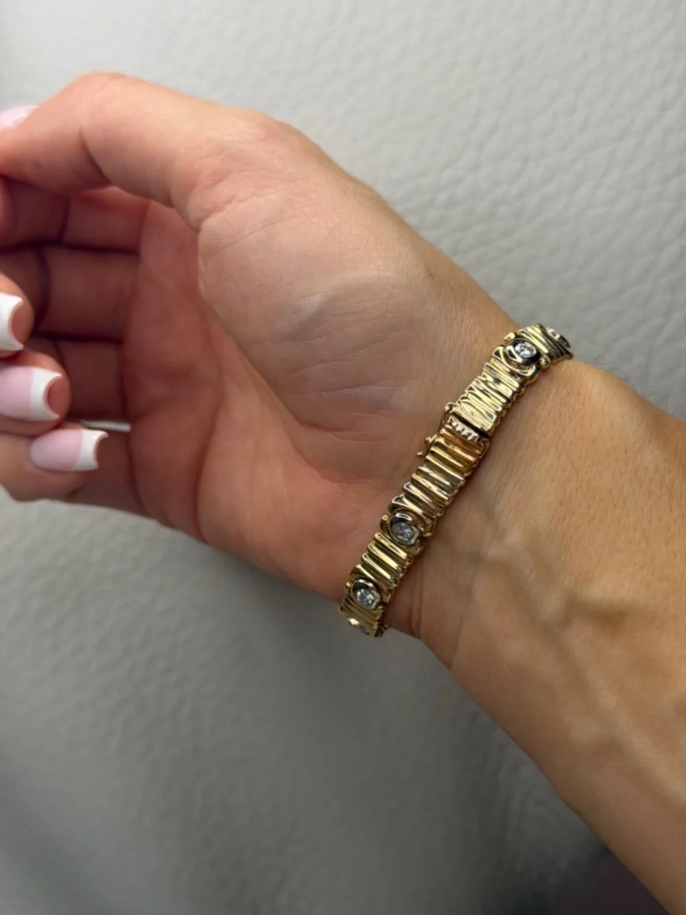 Vintage 14K Yellow Gold Natural Diamond Ribbed Link Bracelet (PAT. 4697315)
